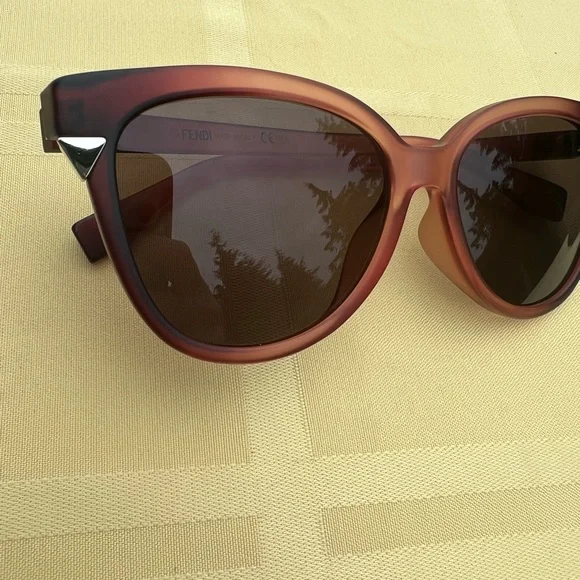 SOLD❌❌❌Fendi Optyl Cat Eye Sunglasses SOLD ❌❌❌ - Picture 5 of 10